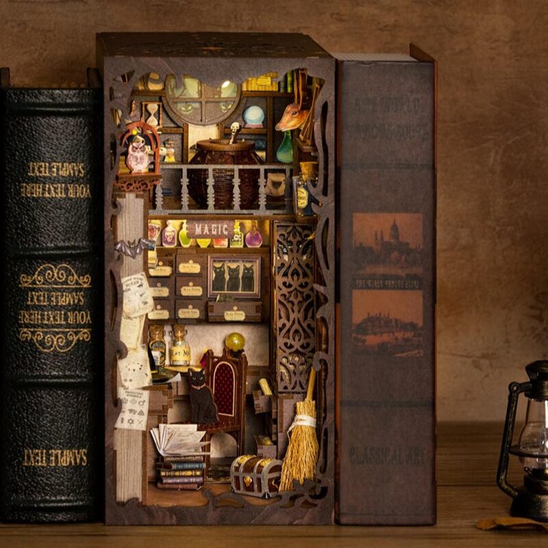 Apotheke Shop Book Nook